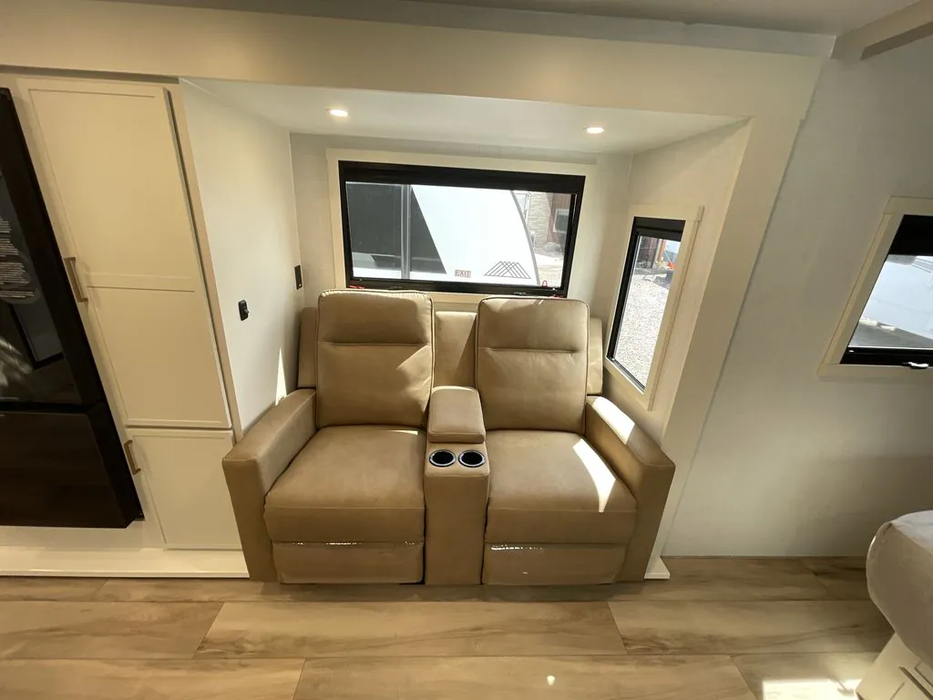 2026 Brinkley Model Ix 23X, Photos photo 11