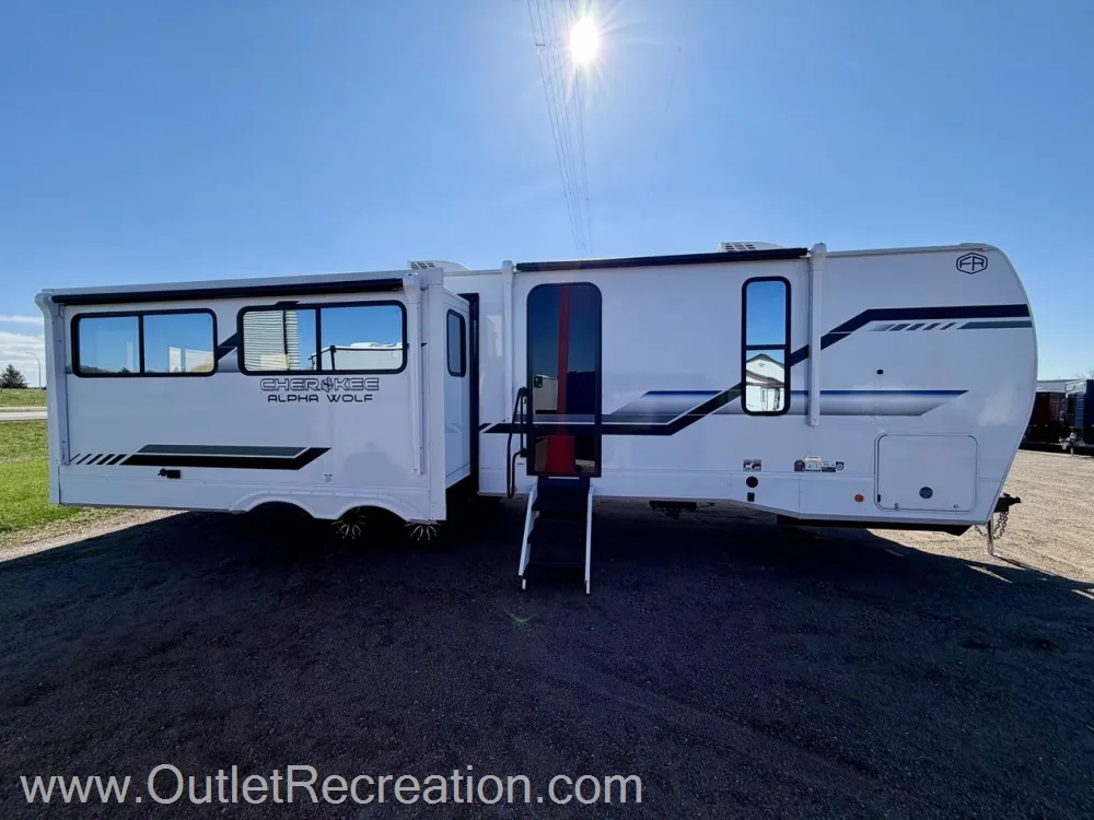 2026 Forest River Cherokee Alpha Wolf 26RL - Photo 4