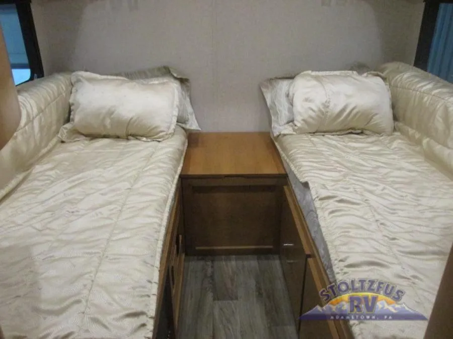 2018 Tiffin Motorhomes Wayfarer Used    24 TW - Photo 3