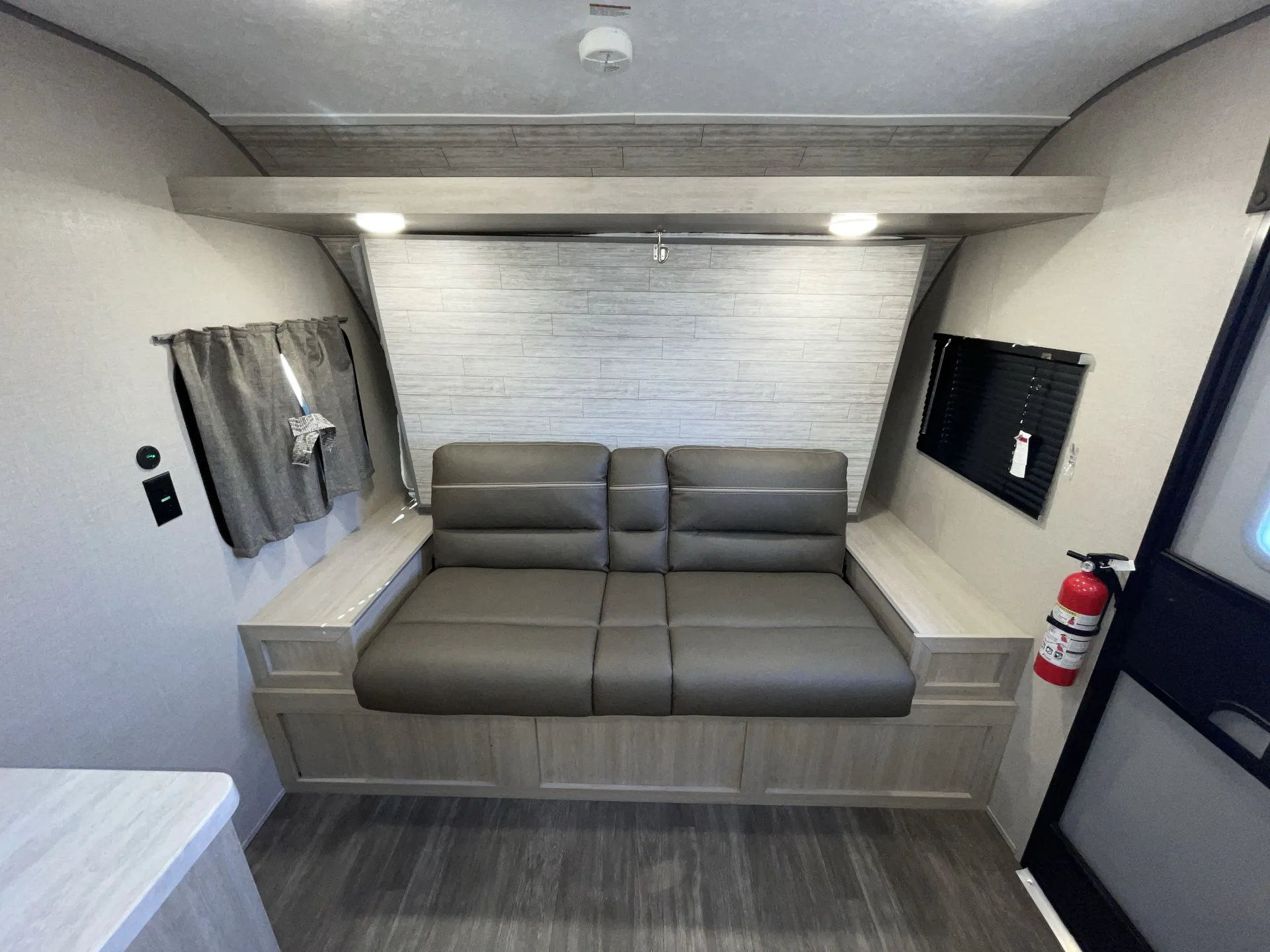2023 Forest River Aurora Light 16RBX - Photo 3