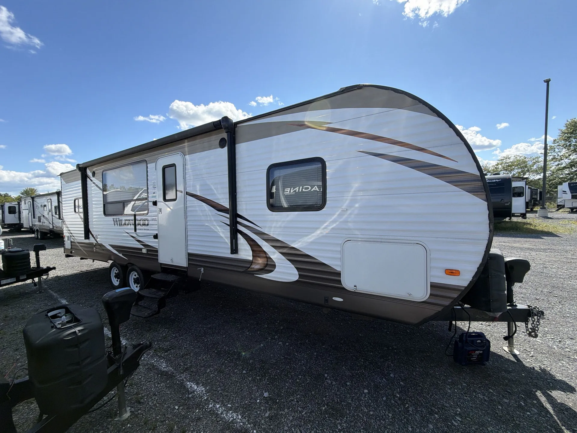 2015 Forest River Wildwood 27RKSS — campside