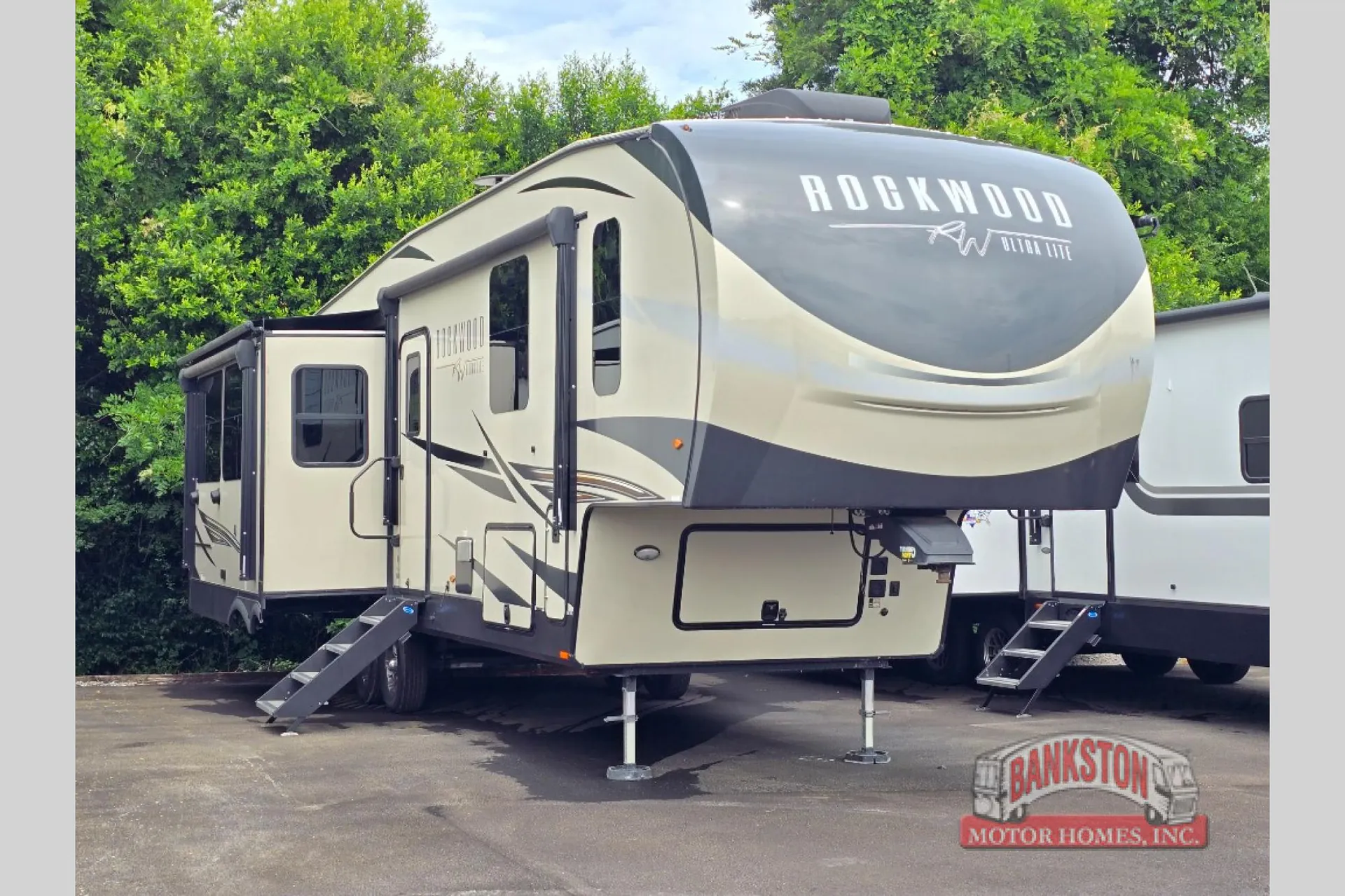 2022 Forest River Rockwood Ultra Lite 2893BS - Photo 2