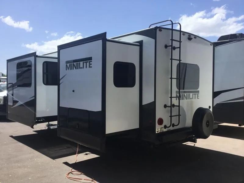 2025 Forest River Rockwood Mini Lite 2516S - Photo 4