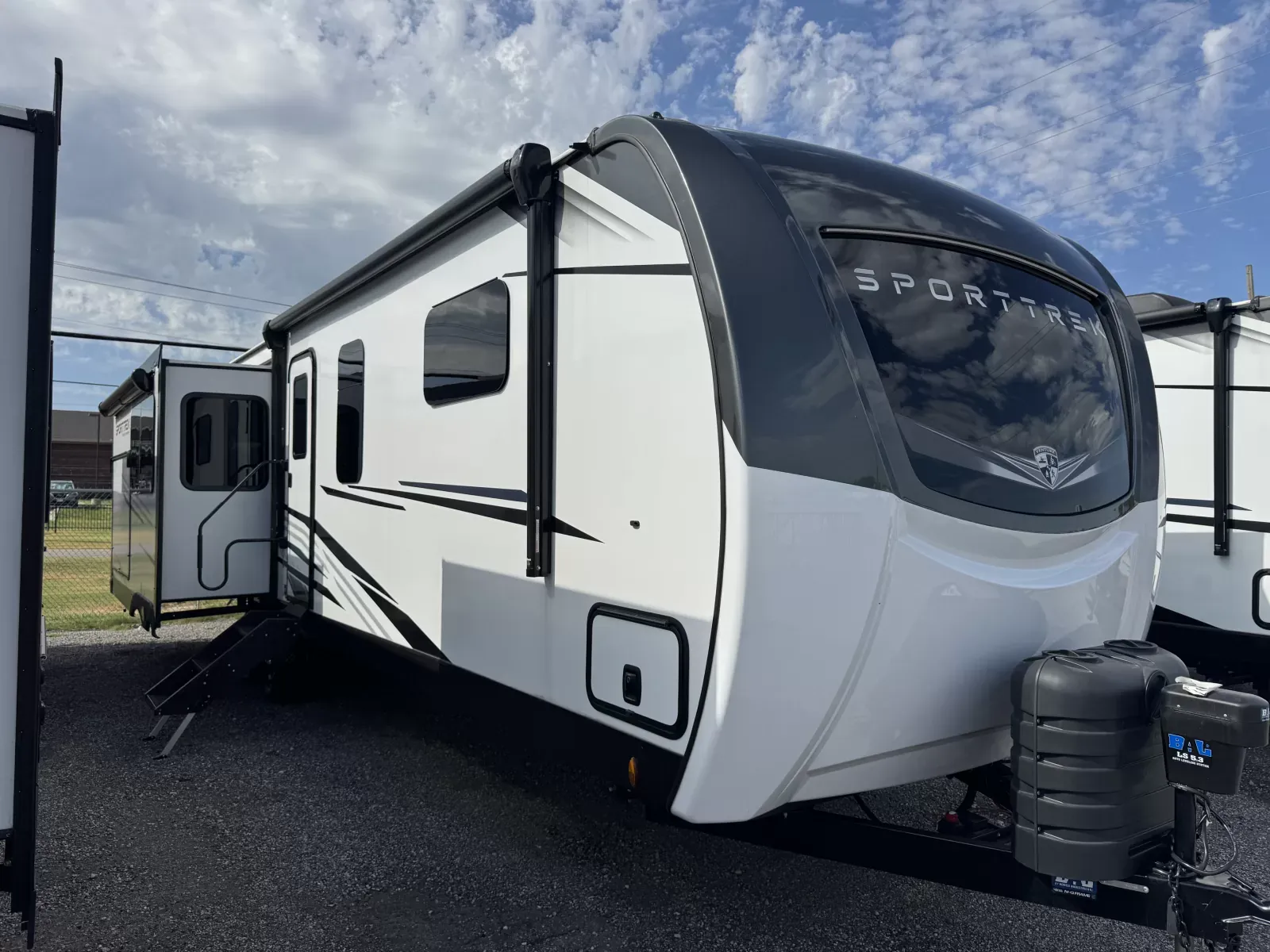 2026 Venture RV SportTrek Touring Edition STT343VIK - Photo 2