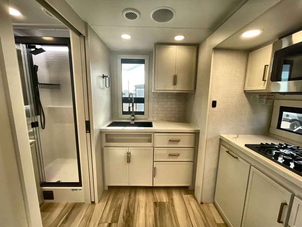 2026 Brinkley Model I 235, Photos photo 8