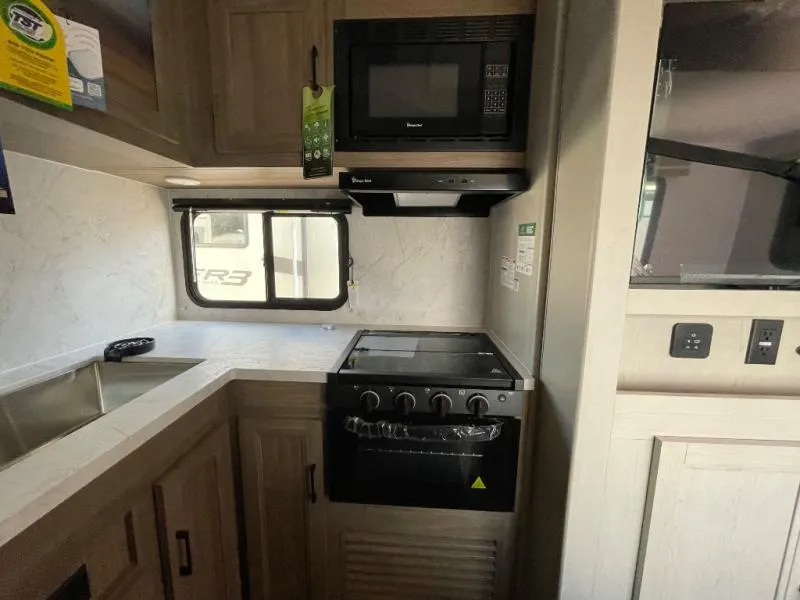2026 Coachmen Freedom Express Ultra Lite 258BHS, Photos photo 18