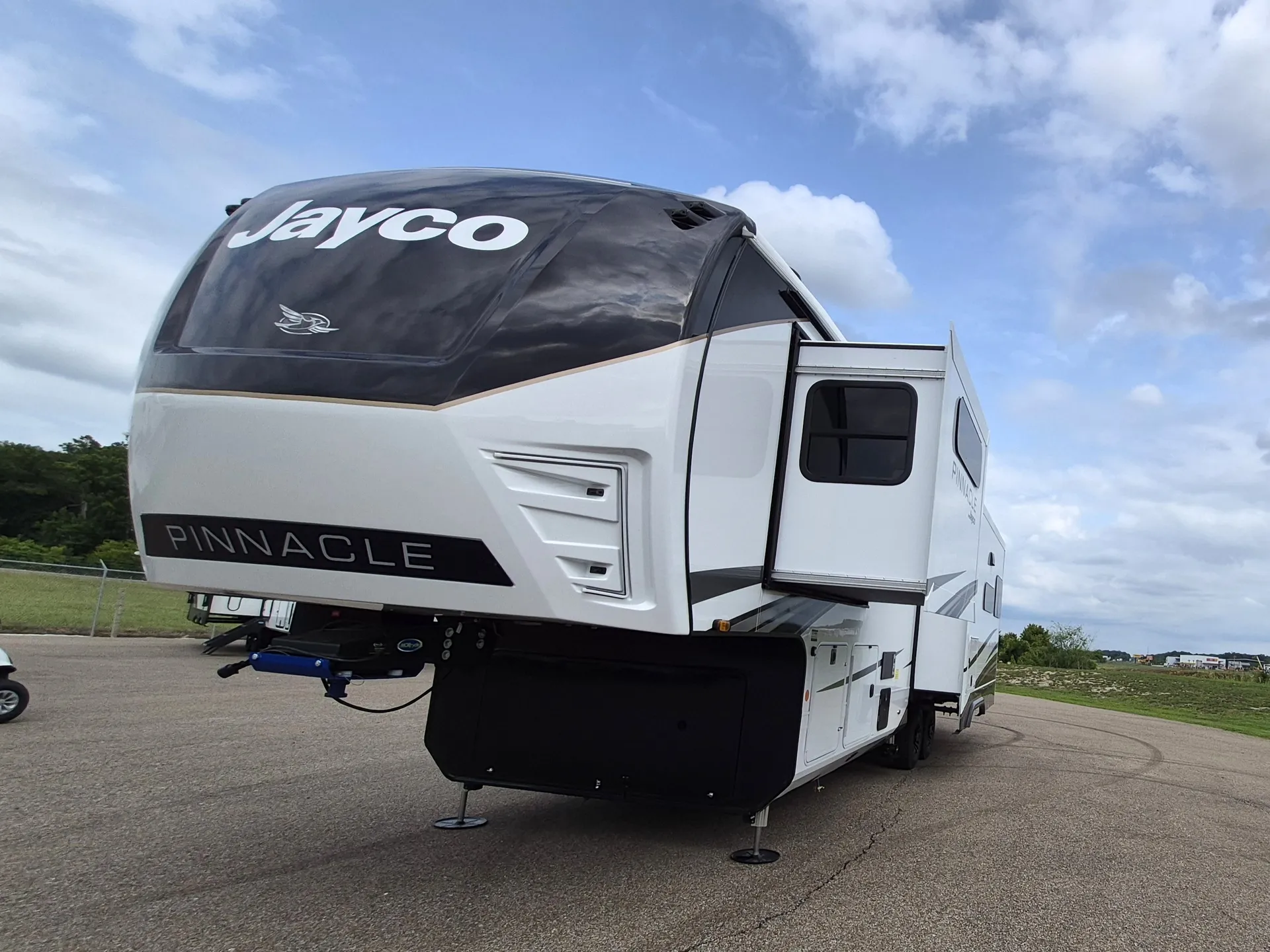 2027 Jayco Pinnacle 32RLTS - Photo 3