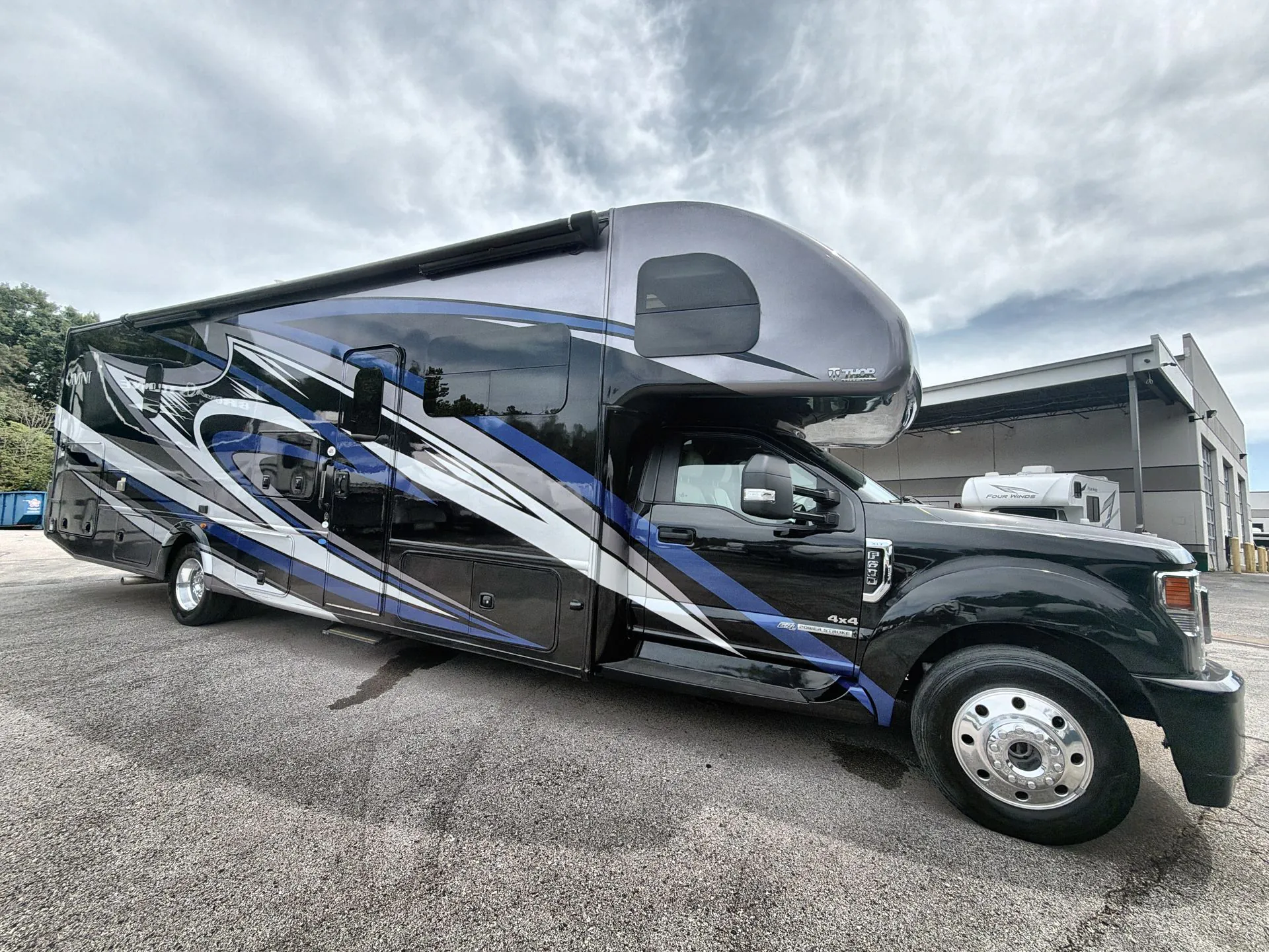 2023 Thor Motor Coach Omni RS36 - Photo 3