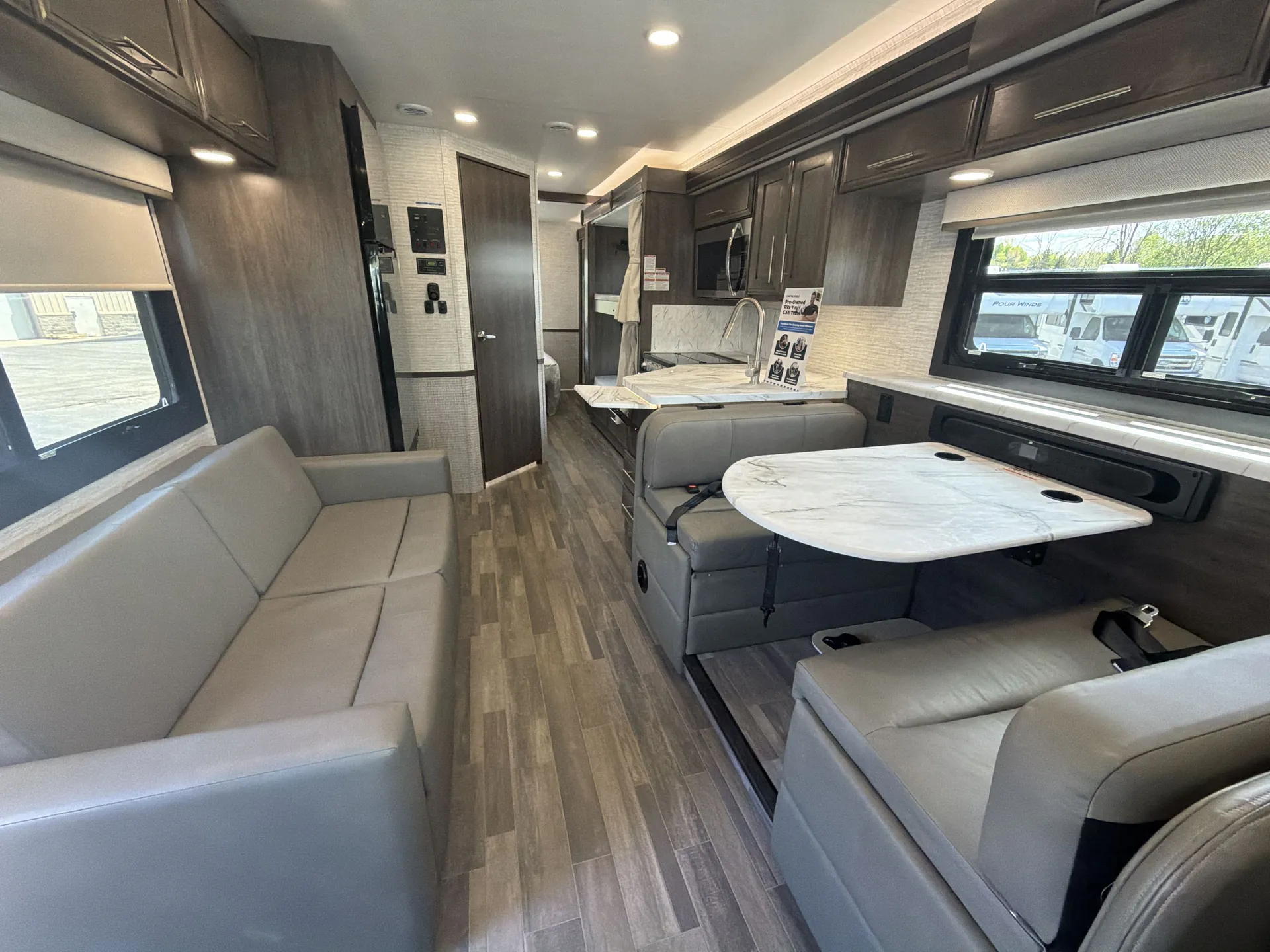 2025 Jayco Alante 29F - Photo 3