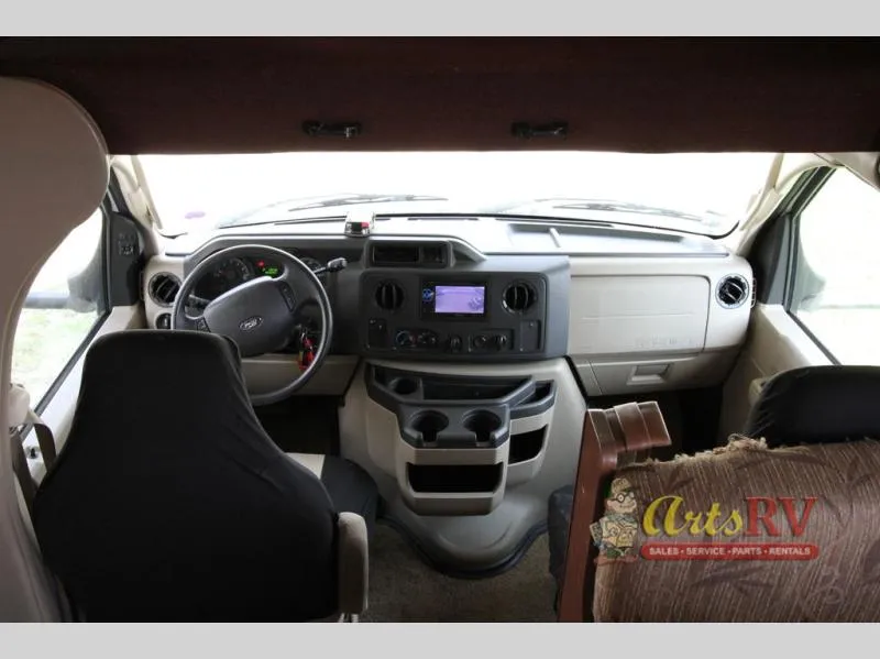 2013 Fleetwood RV Tioga 31M - Photo 4