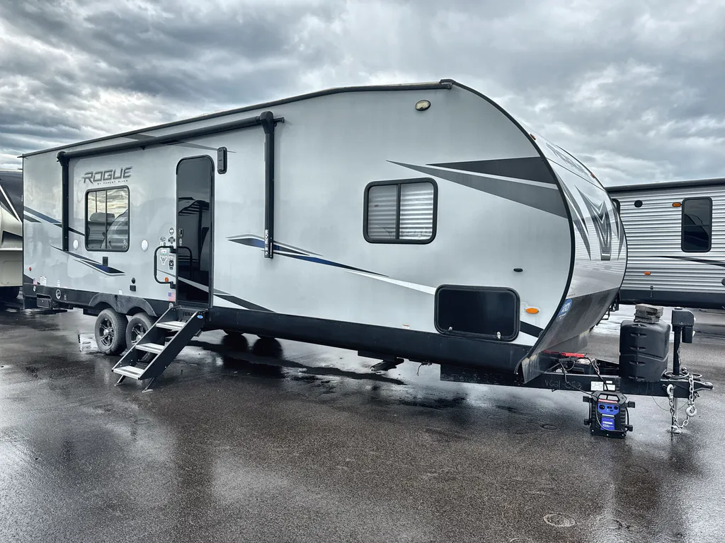 2022 Forest River Vengeance Rogue 26V, Photos photo 4