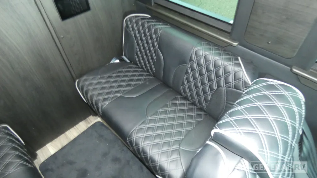 2024 Midwest Automotive Designs Luxe Cruiser D4, Photos photo 17