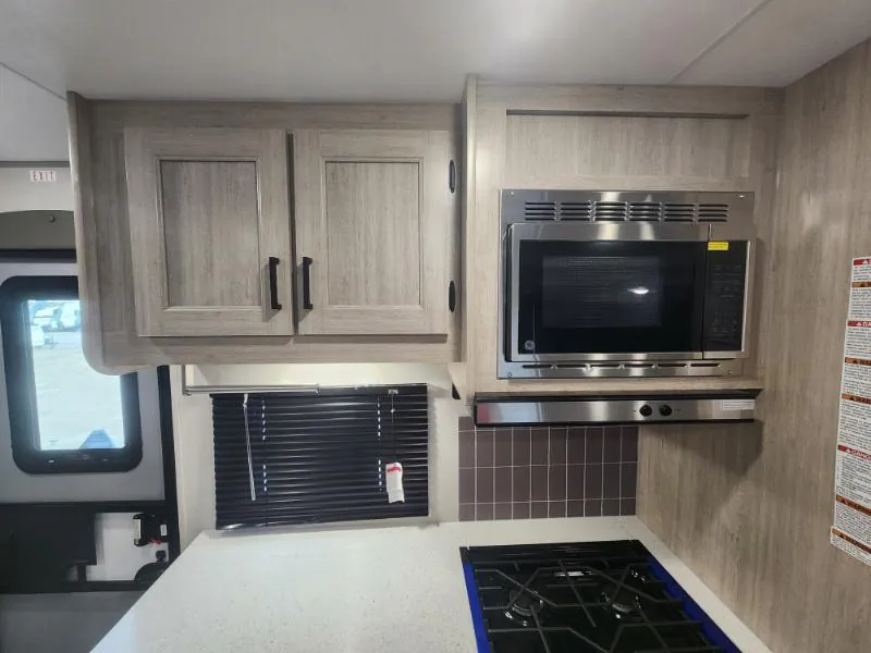 2026 Coachmen Catalina Legacy Edition 273DBHCK, Photos photo 8