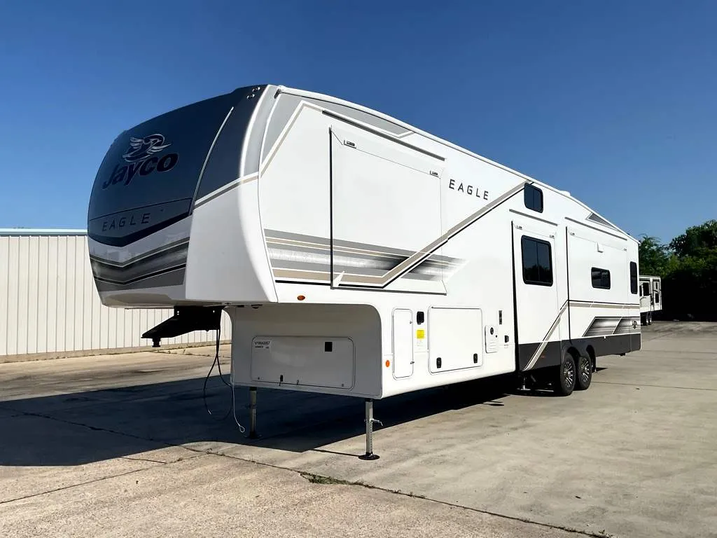 2027 Jayco Eagle 355MBQS - Photo 4