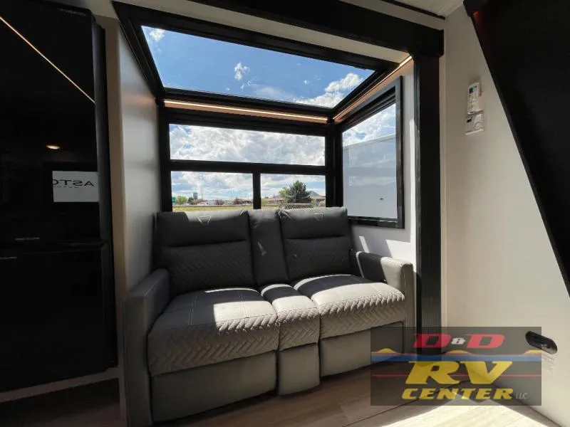 2027 Keystone RV Walkabout 25MAX - Photo 3