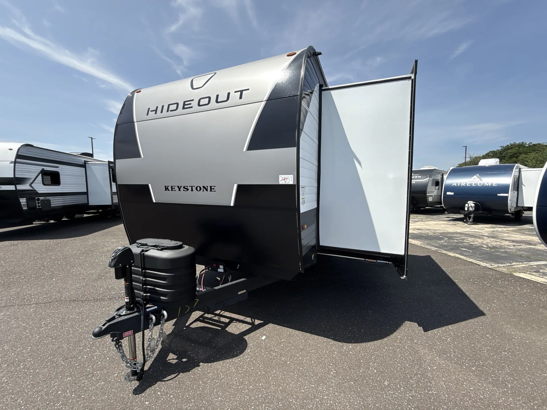 2027 Keystone Hideout Max 29HAVEN dealer photo 1 from Camping World