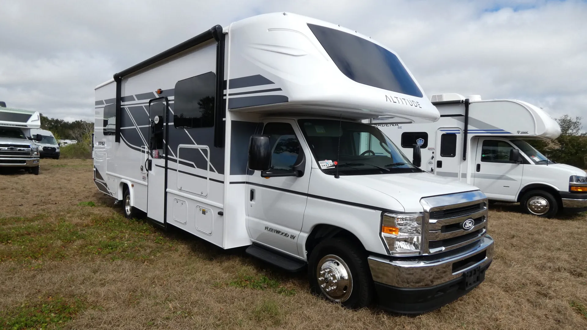 2026 Fleetwood Altitude 29F - Photo 2