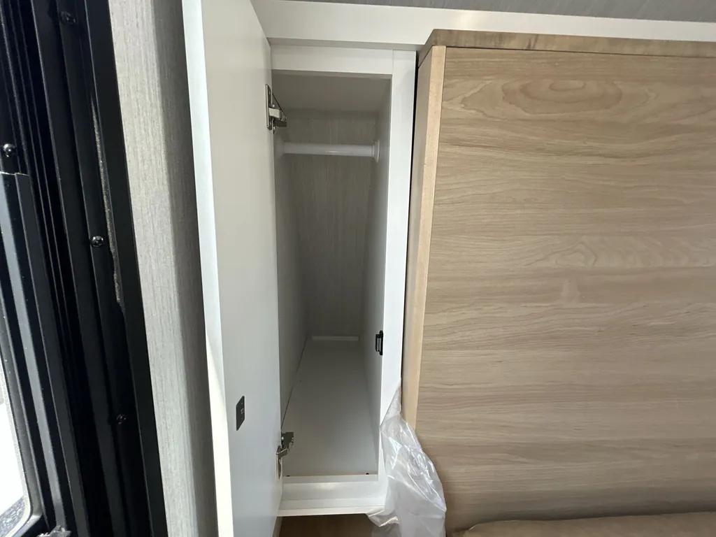 2027 Winnebago Micro Minnie 2108DS, Photos photo 31