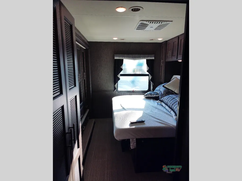 2021 Thor Motor Coach Challenger 35MQ, Photos photo 59