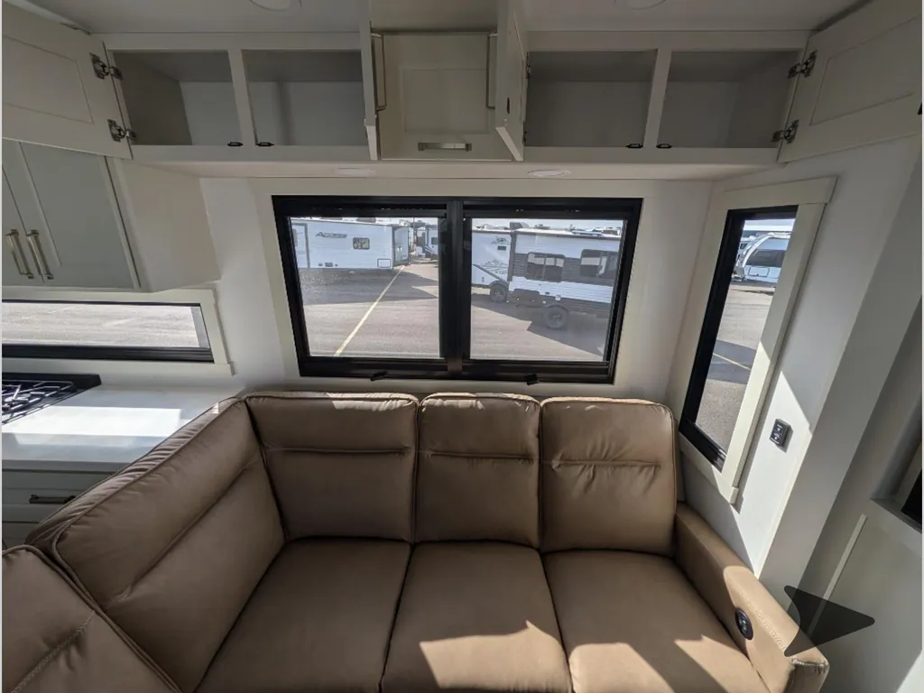 2027 Brinkley Model G 3970, Photos photo 9