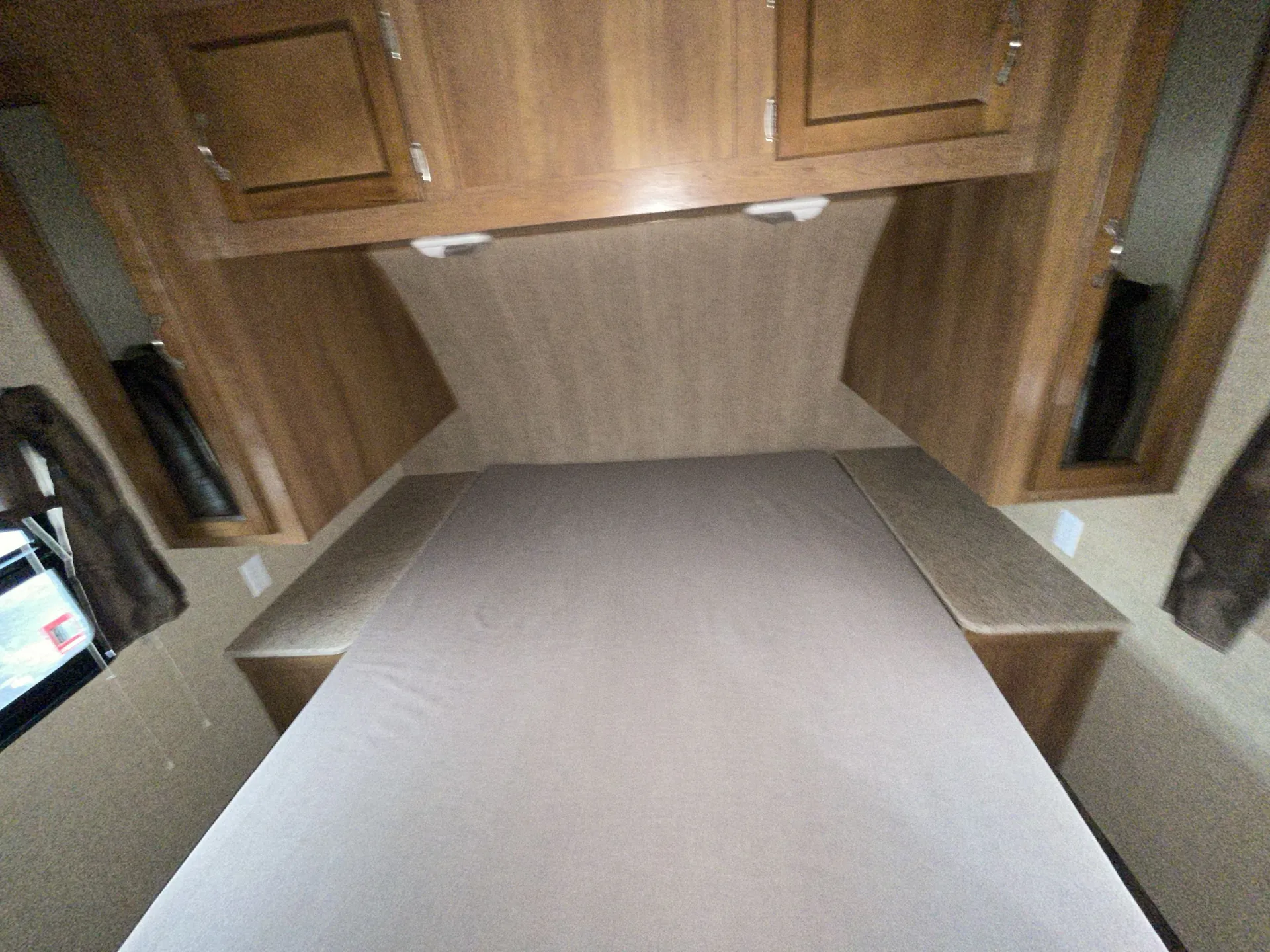 2019 Coachmen Catalina Legacy Edition 273BHSCK — living area main