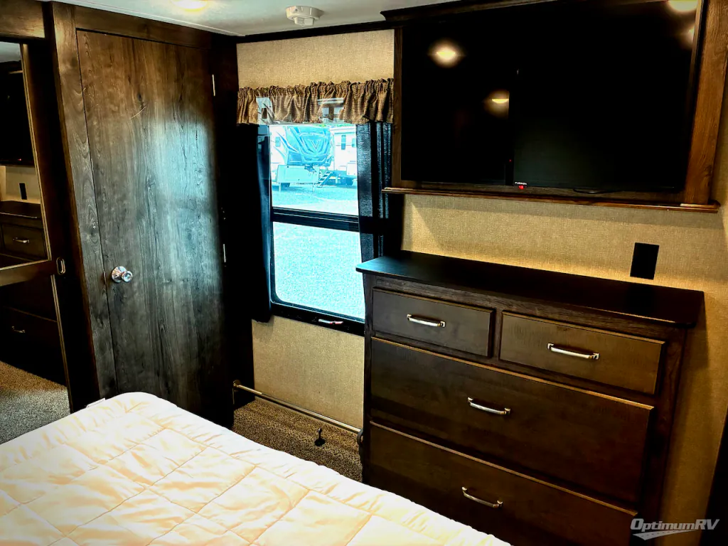 2018 Keystone Montana High Country 385BR, Photos photo 20