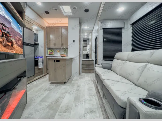 2023 Grand Design Momentum G-Class 320G - Photo 3