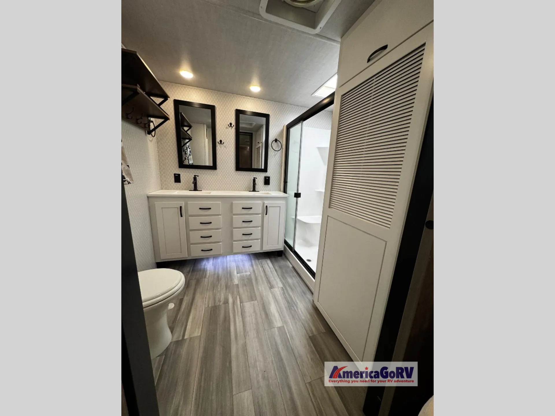 2022 Forest River Cedar Creek 371FL — Photo 5