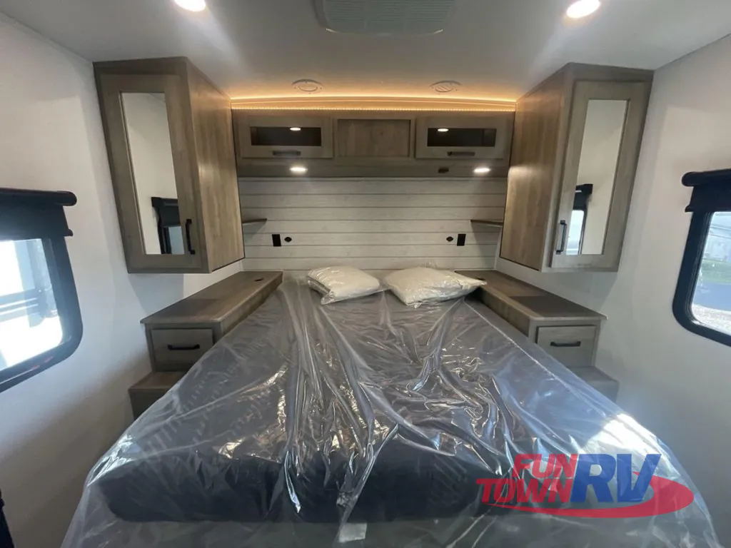 2026 Forest River Solaire 2420RBS, Photos photo 35