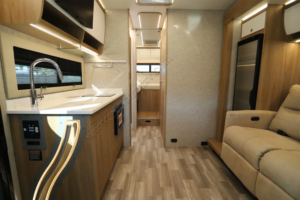 2026 Tiffin Wayfarer 25 XLW, Photos photo 3