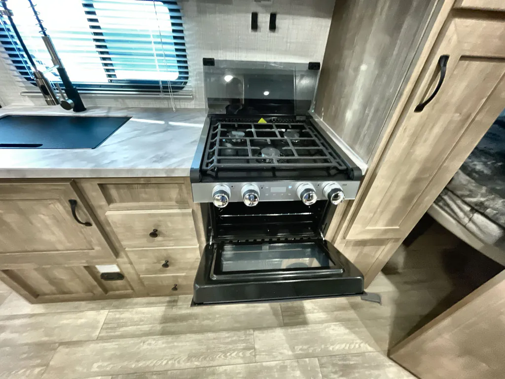 2025 Forest River Solaire 2085BHS, Photos photo 11