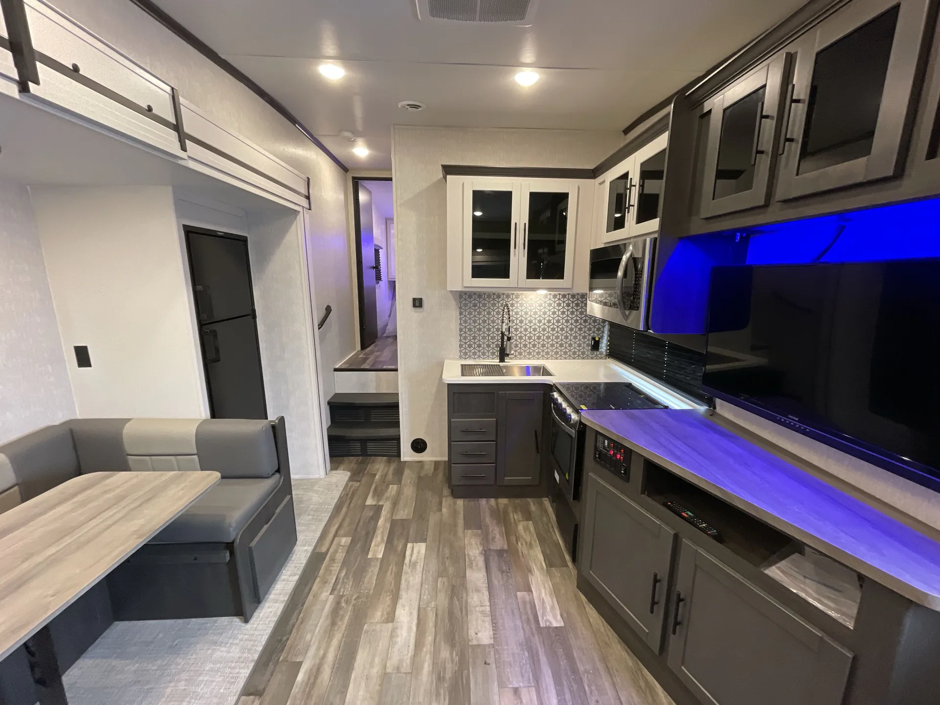 2024 crossroads Cruiser Aire 24RL — living area main