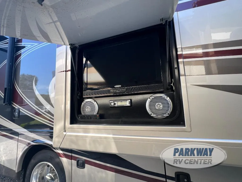 2013 Thor Motor Coach Challenger 37DT - Photo 3