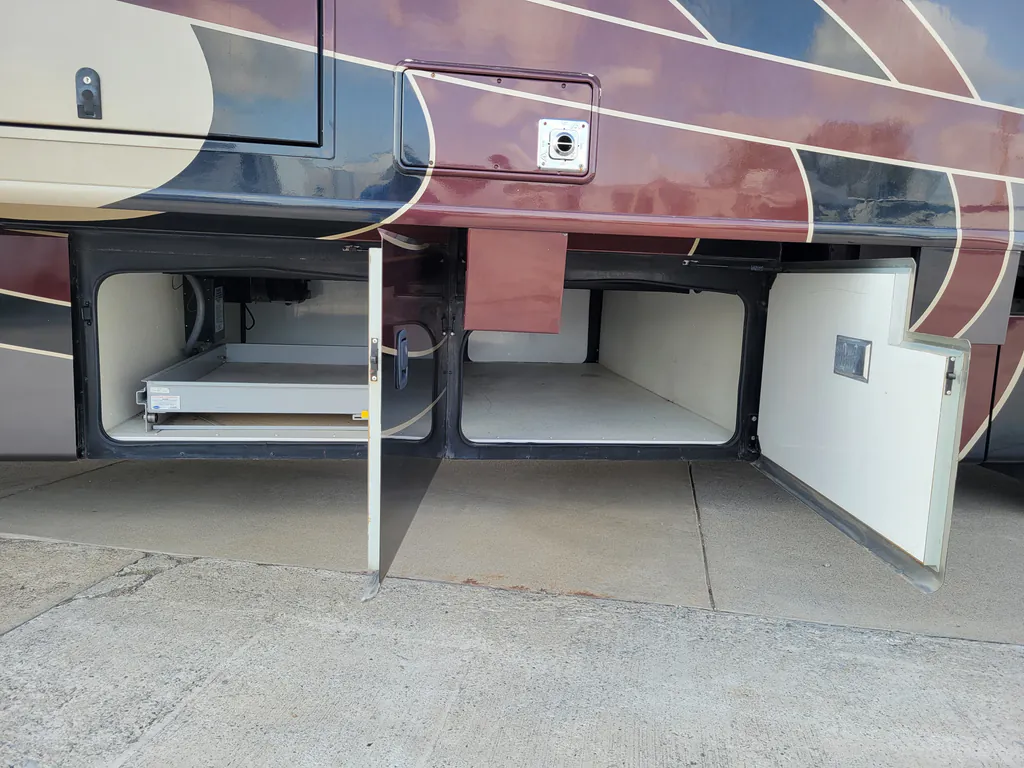 2018 Fleetwood Pace Arrow LXE 38F, Photos photo 29