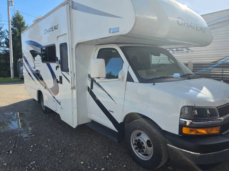 2022 Thor Motor Coach Chateau 22B - Photo 3