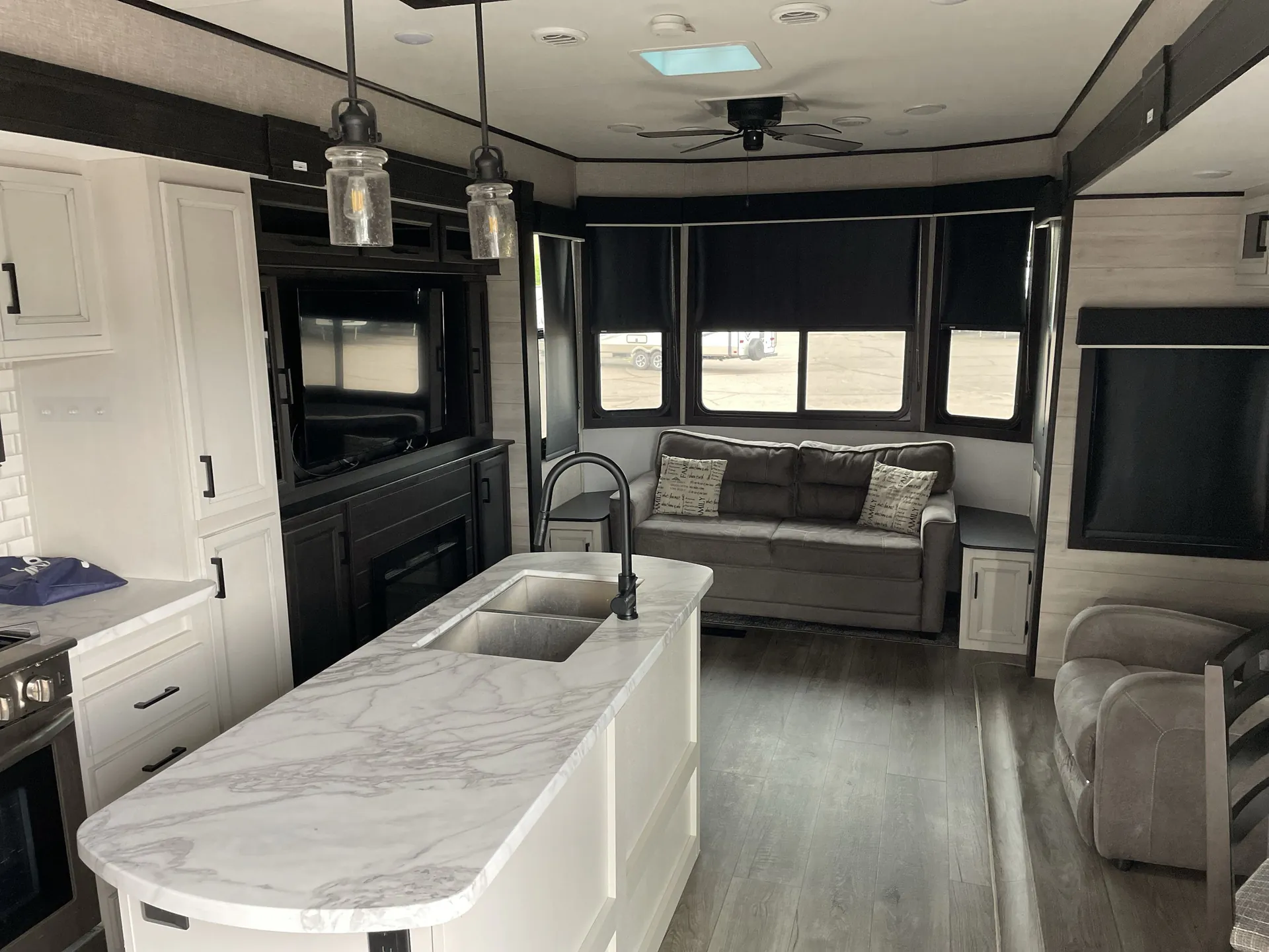 2022 Jayco Jay Flight Bungalow 40LOFT — living area main