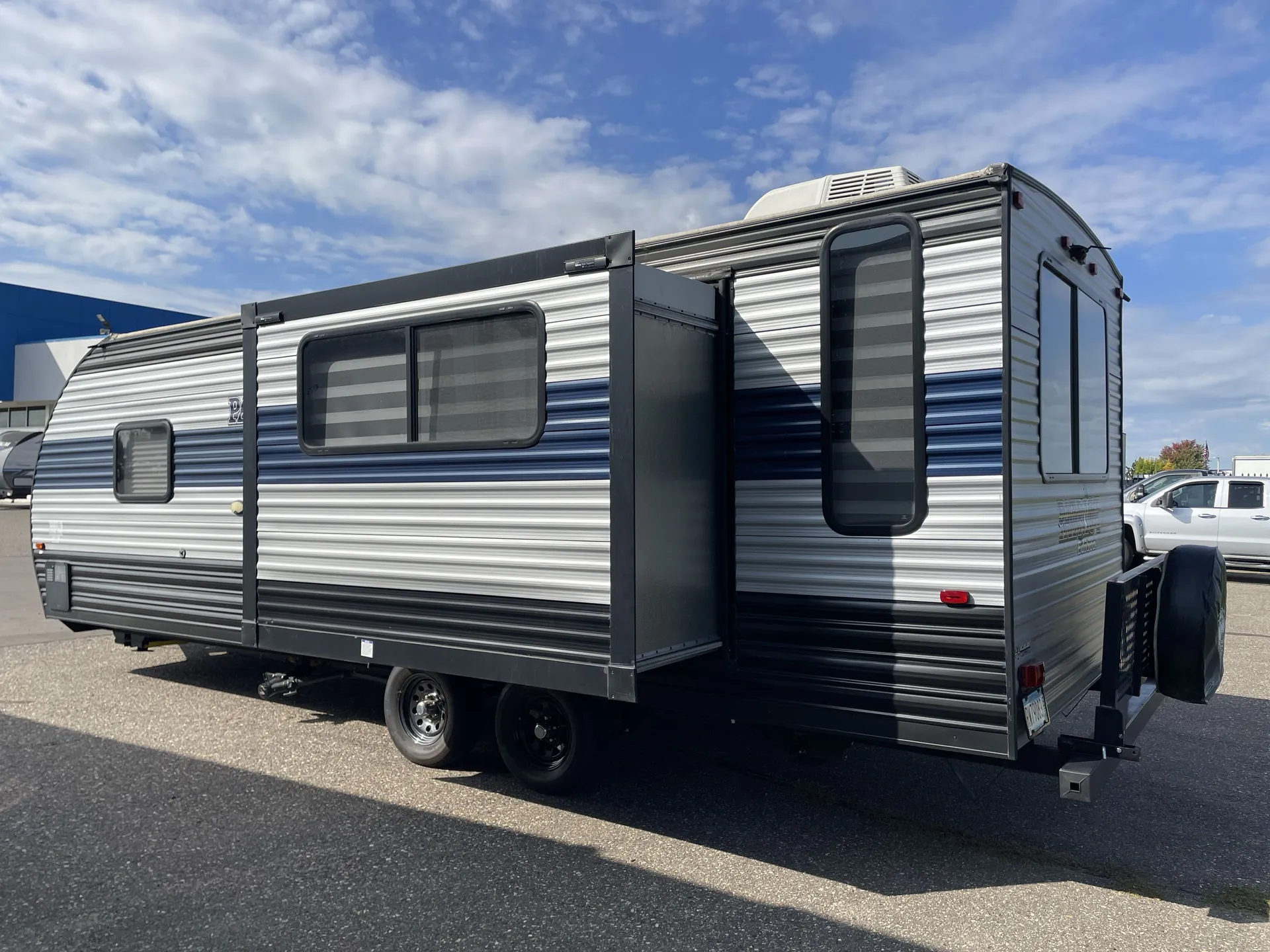 2021 Forest River Cherokee Grey Wolf 23MK — off campside