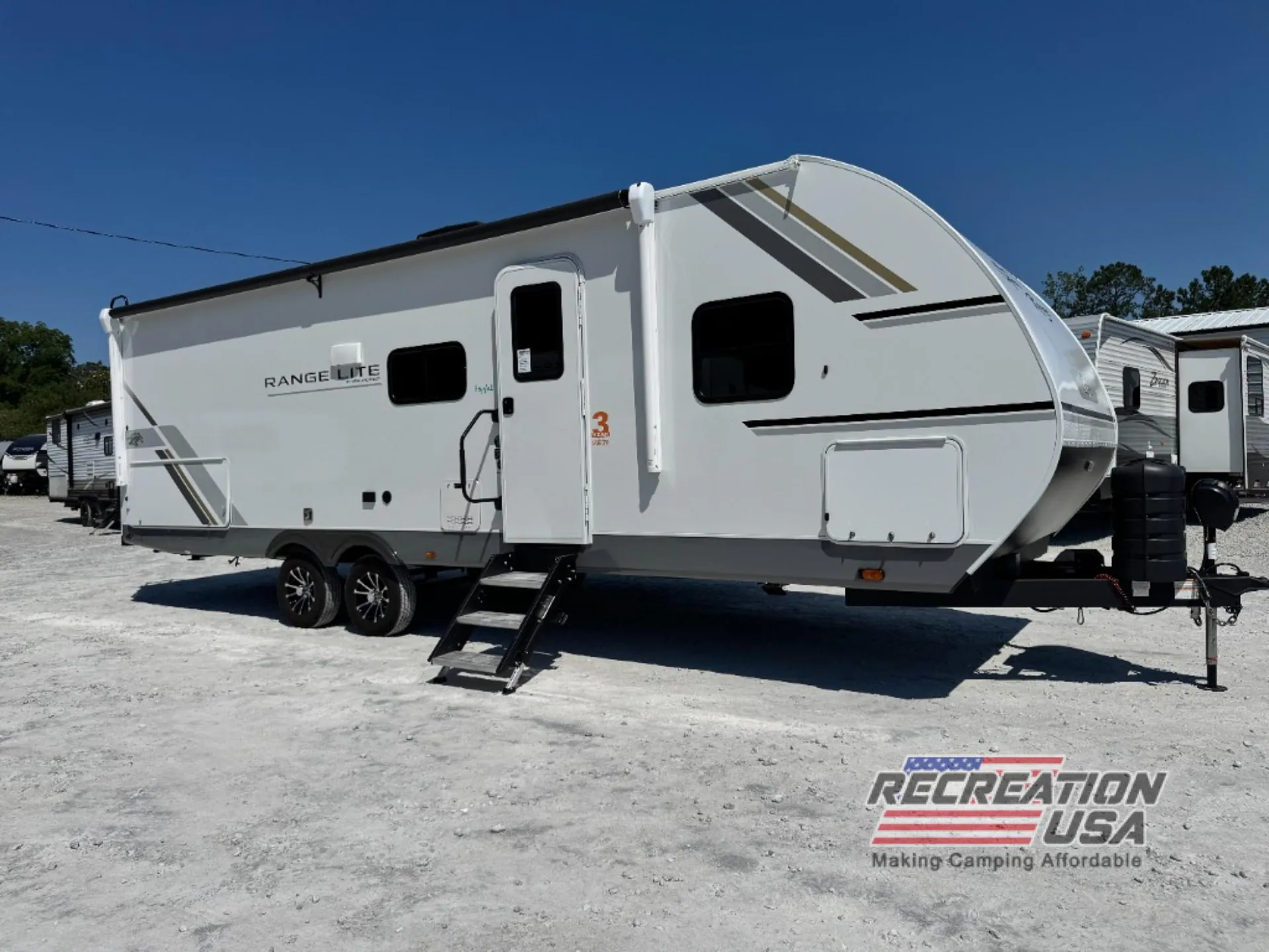 2025 Highland Ridge Range Lite 261BH - Photo 2