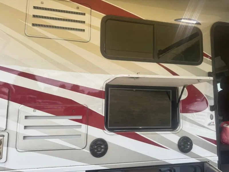 2017 Tiffin Motorhomes Wayfarer Used    24 QW - Photo 4