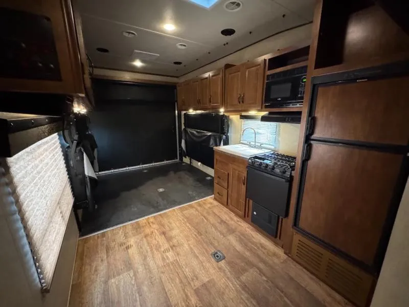 2014 Forest River RV XLR Nitro 24FQS - Photo 2