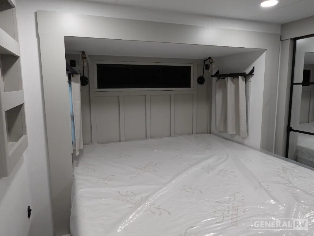2025 Brinkley Model G 3250, Photos photo 9