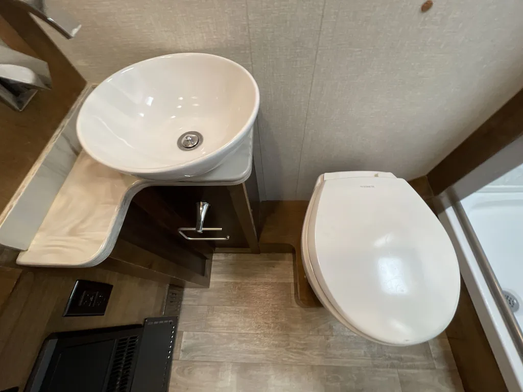 2019 Tiffin Wayfarer 24 FW, Photos photo 14