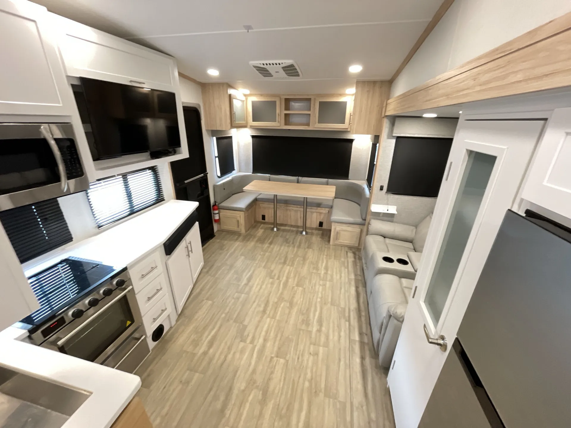 2023 Alliance RV Avenue 26RD - Photo 3