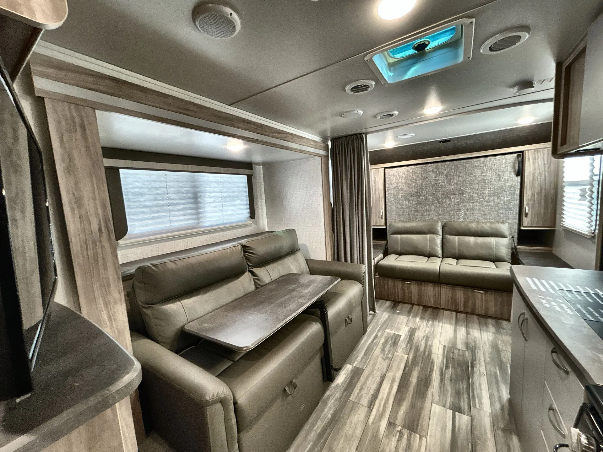 2022 Winnebago Micro Minnie FLX 2306BHS — living area main