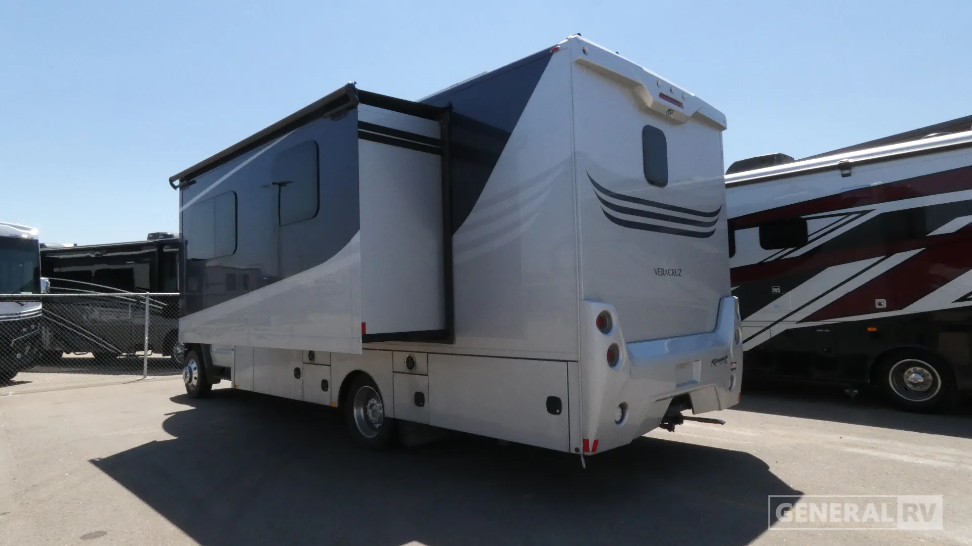 2024 Renegade RV Veracruz 30VRM - Photo 4