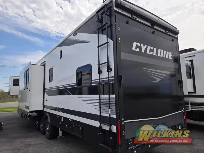 2026 Heartland Cyclone 3914 - Photo 4