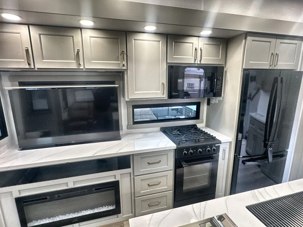 2026 Brinkley Model G 4100, Photos photo 11