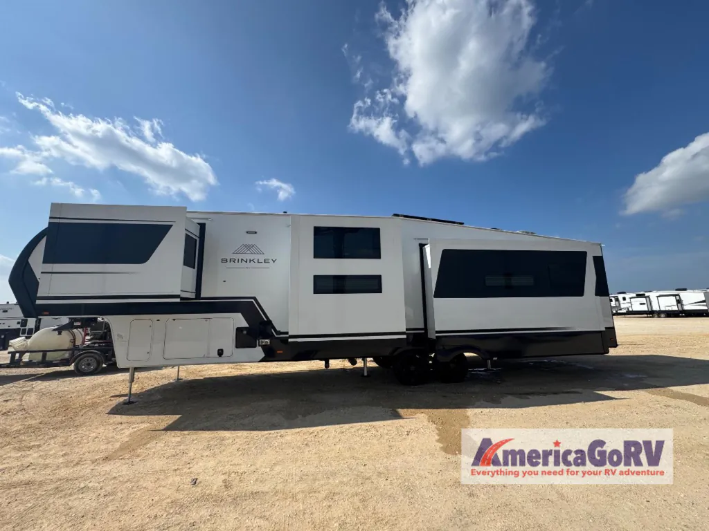2025 Brinkley Model Z 3610, Photos photo 6