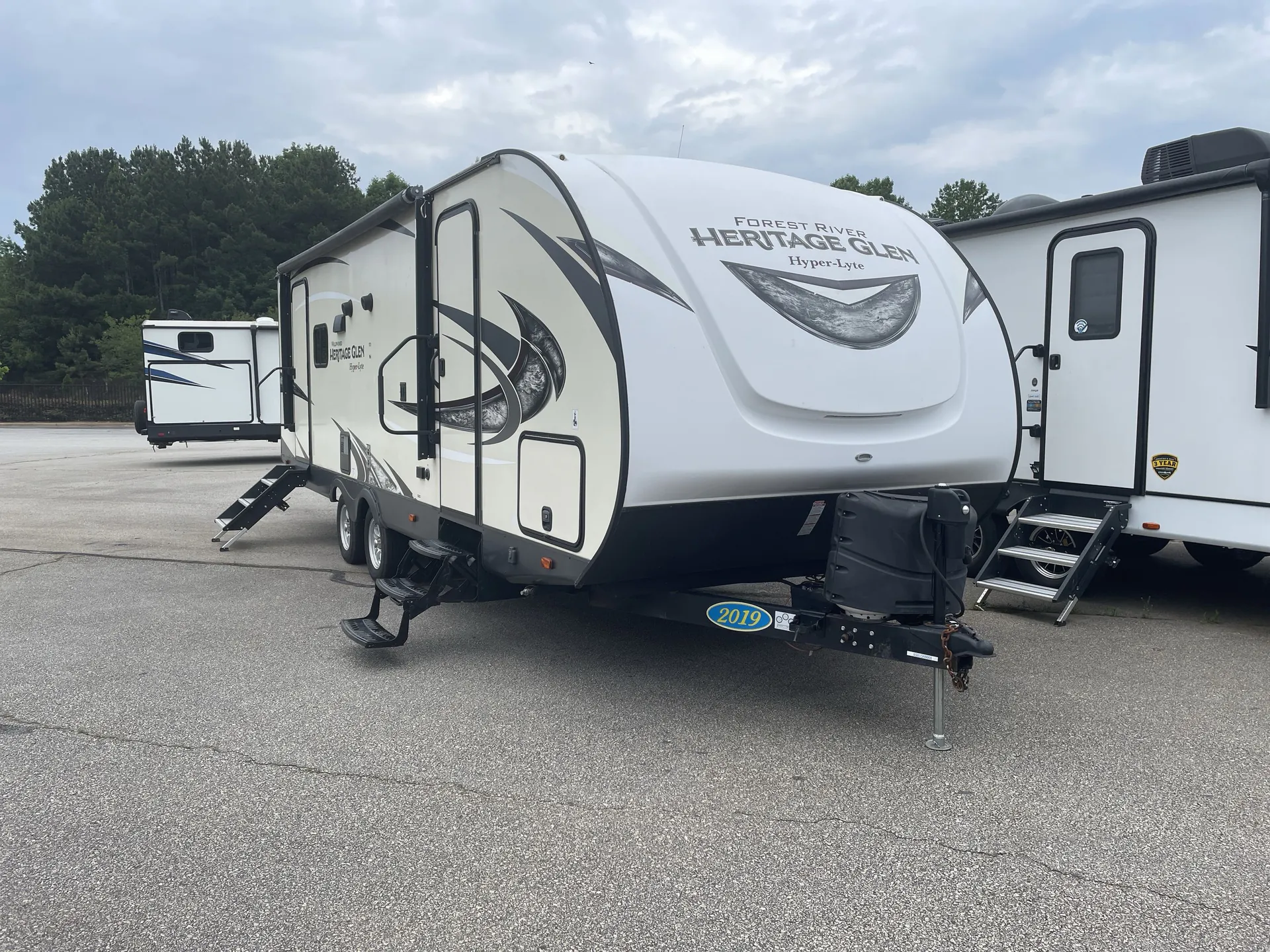 2019 Forest River Wildwood Heritage Glen Hyper-Lyte 26RLHL - Photo 2