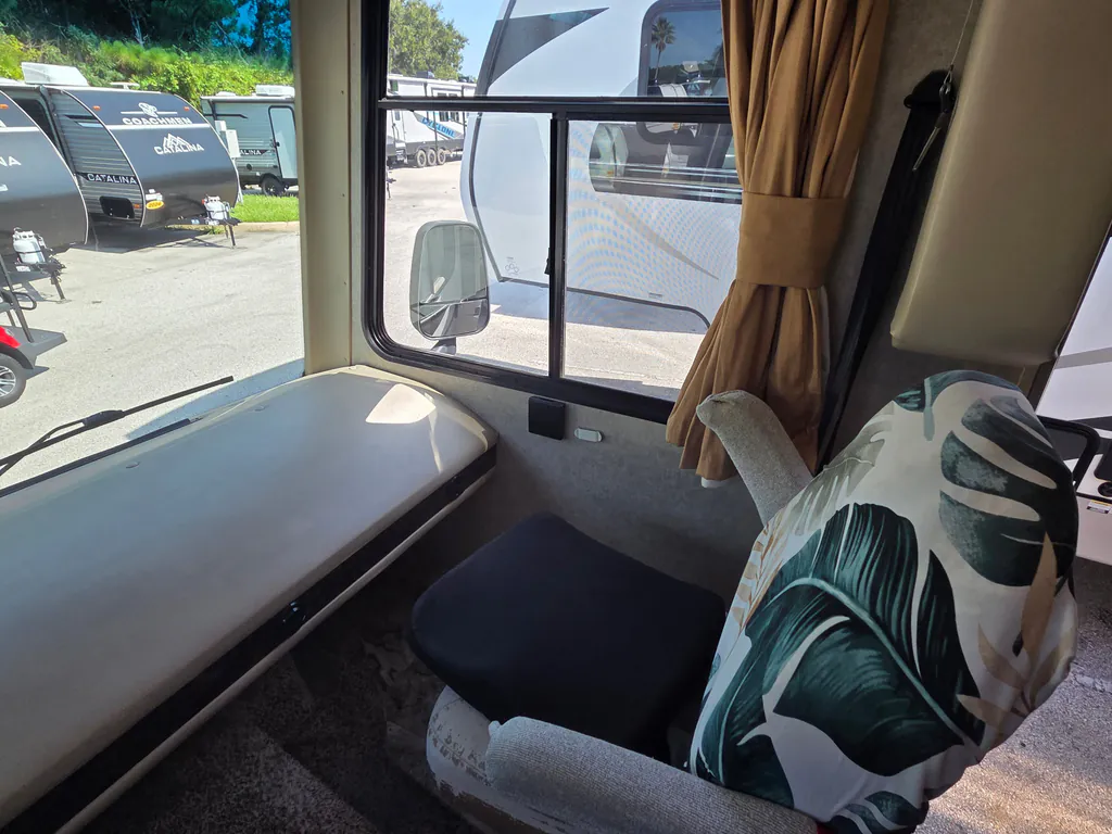 2017 Coachmen Pursuit 27KB, Photos photo 19